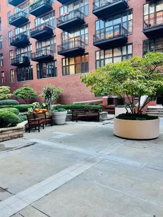 Rent this 2 bed condo on 310 West Kinzie Street in Chicago, IL 60654