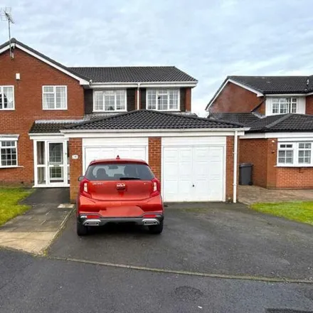 Buy this 5 bed house on Edge View in Chadderton, OL1 2TR