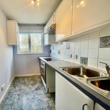 Image 2 - 60 Smith Field Road, Exeter, EX2 8YN, United Kingdom - Apartment for sale