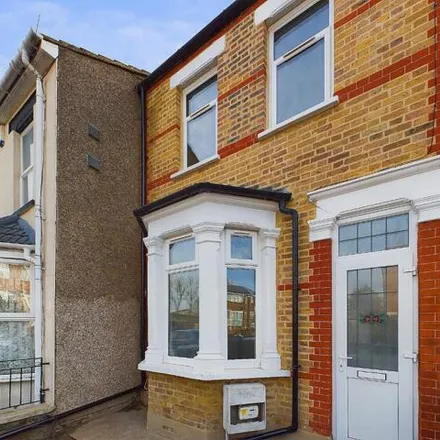 Rent this 3 bed townhouse on Caldy Road in London, DA17 6JS