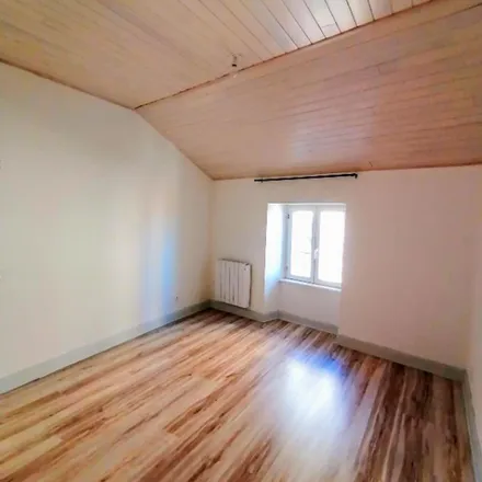 Rent this 2 bed apartment on 5 Rue de l'Abattoir in 43100 Brioude, France