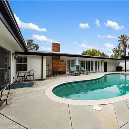 Image 9 - 4982 Dunman Avenue, Los Angeles, CA 91364, USA - House for sale