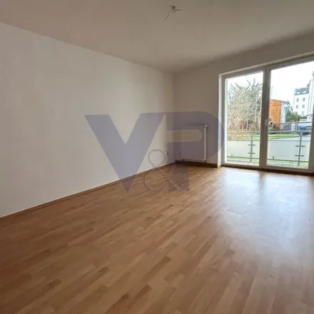Rent this 3 bed apartment on Rathenaustraße 39 in 07548 Gera, Germany