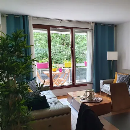 Rent this 4 bed apartment on 92400 Courbevoie