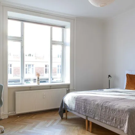 Rent this 3 bed room on Den Grønne Sti in 2000 Frederiksberg, Denmark