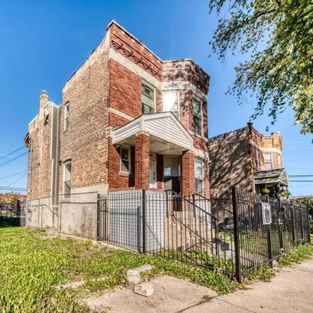 Image 3 - 4822 West Gladys Avenue, Chicago, IL 60644, USA - House for sale