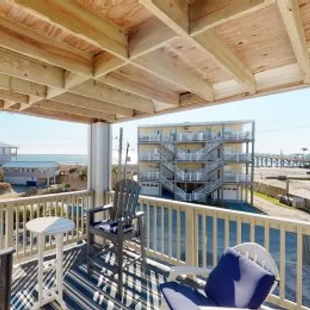 Buy this 1 bed apartment on #a7,1801 Canal Drive in Breakers, Carolina Beach