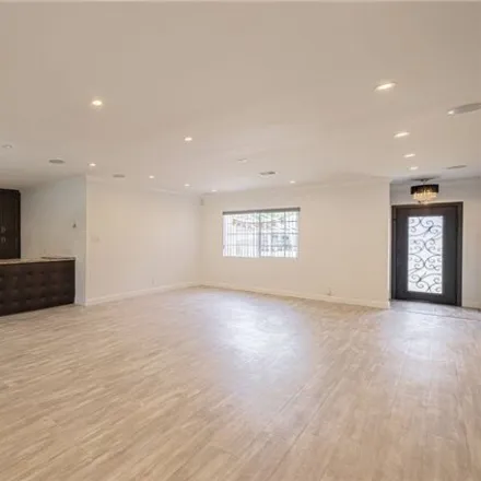 Image 7 - 18812 Covello Street, Los Angeles, CA 91335, USA - House for sale