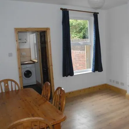 Image 2 - Hunter Hill Road, Sheffield, S11 8UE, United Kingdom - Townhouse for rent