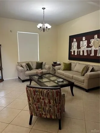 Image 3 - 3153 South 6th Lane, McAllen, TX 78503, USA - House for sale