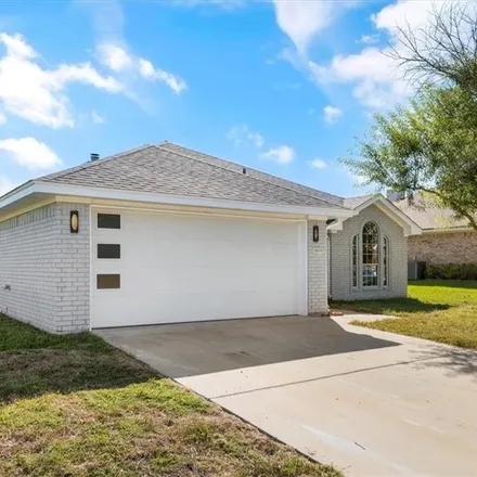 Buy this 3 bed house on 4604 Jim Avenue in Killeen, TX 76549