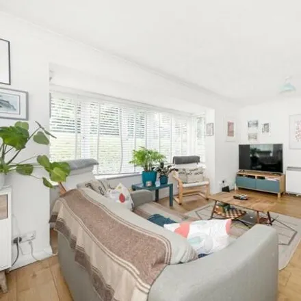 Image 3 - 12-27 Linwood Close, London, SE5 8UX, United Kingdom - Room for rent