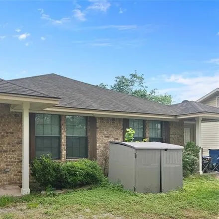 Buy this 6 bed house on 466 East Florida Street in Brazoria, TX 77422