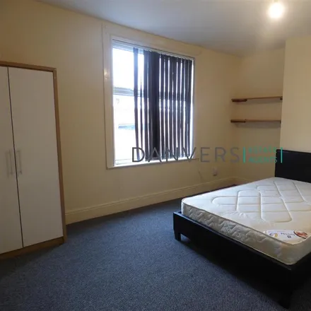 Image 4 - Windermere Street, Leicester, LE2 7GU, United Kingdom - Townhouse for rent