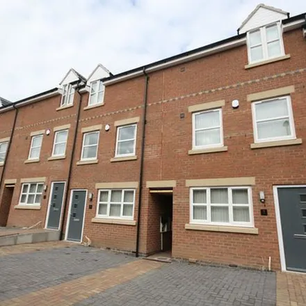 Image 7 - Blue Fox Close, Leicester, LE3 0EE, United Kingdom - Townhouse for rent
