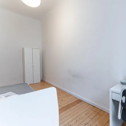 Rent this 4 bed room on Immanuelkirchstraße 16 in 10405 Berlin, Germany