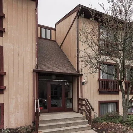 Buy this 2 bed condo on 1123 Canyon View Road in Sagamore Hills, OH 44067