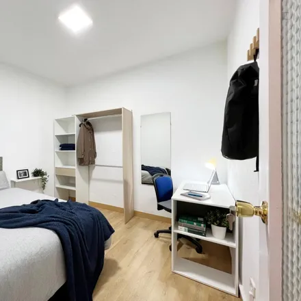 Rent this 2 bed room on Calle de Tribulete in 4, 28012 Madrid