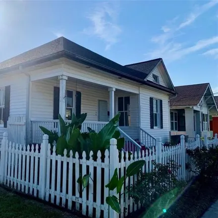 Buy this 3 bed house on 3720 Avenue S in Galveston, TX 77550