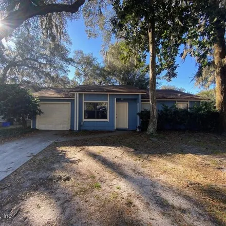 Rent this 3 bed house on Dutton Island Preserve in Featherwood Drive South, Jacksonville