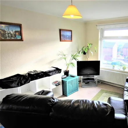 Rent this 2 bed apartment on Marian Terrace in Leeds, LS6 2UB