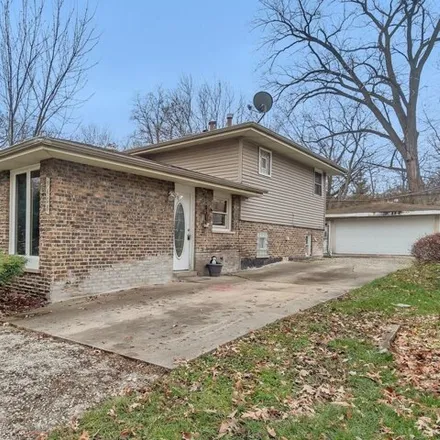 Buy this 3 bed house on 82nd Court in Hickory Hills, IL 60457