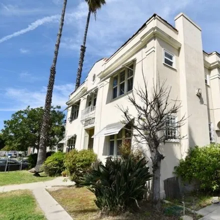 Image 1 - 2480 West 18th Street, Los Angeles, CA 90019, USA - House for sale