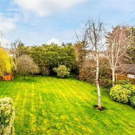 Image 2 - Barrow Green Road, Old Oxted, RH8 0NJ, United Kingdom - House for sale