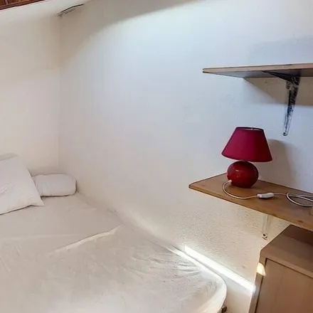 Rent this 1 bed duplex on Saint-Pierre-la-Mer in Rue du Rocher, 11560 Saint-Pierre-la-Mer