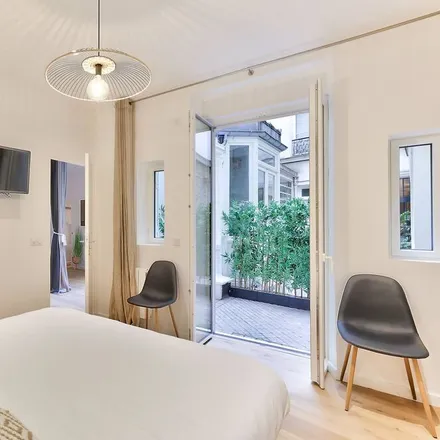 Rent this 1 bed apartment on 75006 Paris