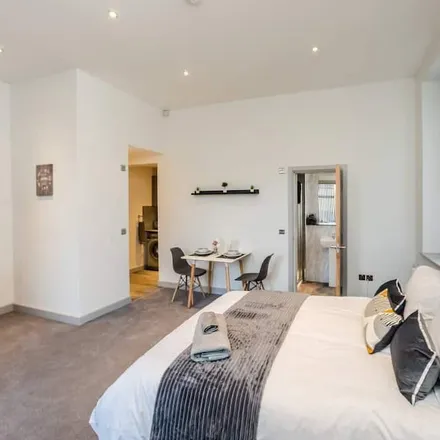 Image 2 - Kirklees, HD1 4DT, United Kingdom - Apartment for rent