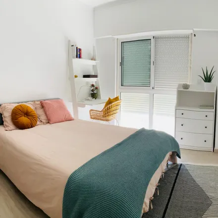 Rent this 4 bed room on Rua Vasco da Gama 3 in 2735-145 Sintra, Portugal