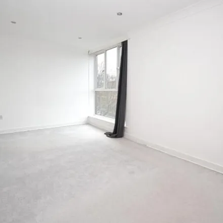 Image 4 - Comiston Court, Comiston Drive, City of Edinburgh, EH10 5QY, United Kingdom - Apartment for rent