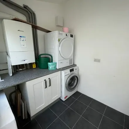 Image 7 - Halstein Drive, Belfast, BT5 6JQ, United Kingdom - Apartment for rent