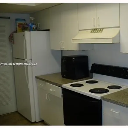 Image 2 - 410 S Park Rd Unit 1-308, Hollywood, Florida, 33021 - Condo for rent