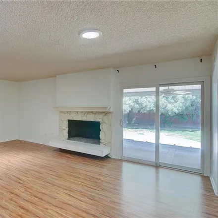 Image 3 - 22309 Mobile Street, Los Angeles, CA 91303, USA - House for sale