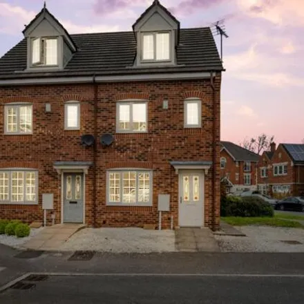 Buy this 3 bed house on Spinkhill View in Renishaw, S21 3WN