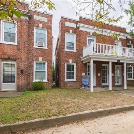 Rent this 1 bed apartment on 3027 Ellwood Avenue in Richmond, VA 23221