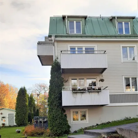 Rent this 3 bed apartment on Högbergsgatan 7 in 852 37 Sundsvall, Sweden