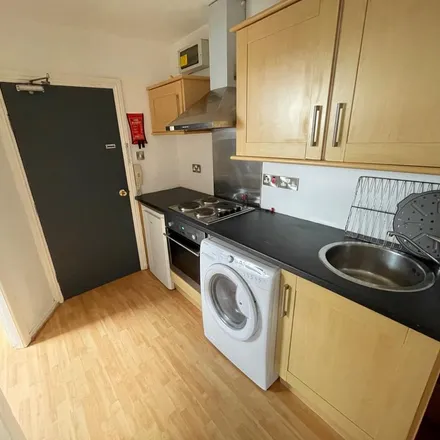 Rent this 1 bed apartment on Back Kelso Road in Leeds, LS2 9PP