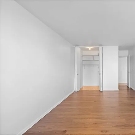 Image 6 - 2650 Ocean Parkway, New York, NY 11235, USA - Condo for sale