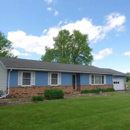 Buy this 3 bed house on 2080 Knox Hwy 1 in Knox County, IL 61401