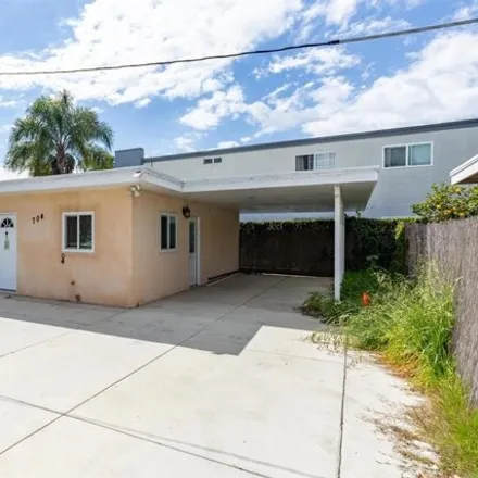 Buy this 2 bed house on 704 North Citrus Avenue in Vista, CA 92084