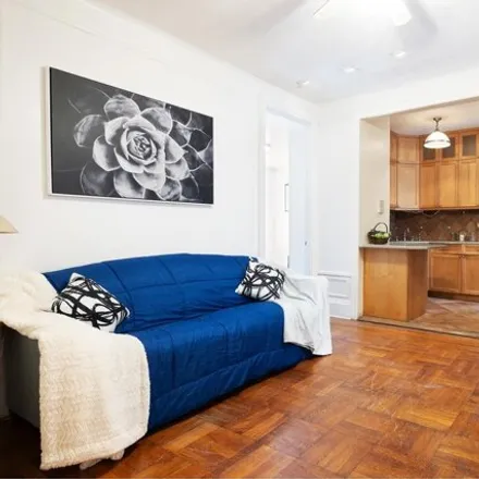 Image 2 - 261 West 22nd Street, New York, NY 10011, USA - Apartment for sale