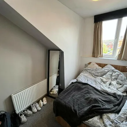 Image 5 - Beechwood Place, Leeds, LS4 2LS, United Kingdom - Apartment for rent