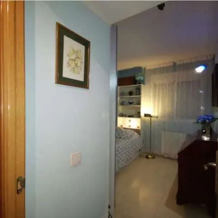 Image 2 - Calle del Pergamino, 17 A, 28032 Madrid, Spain - Apartment for rent