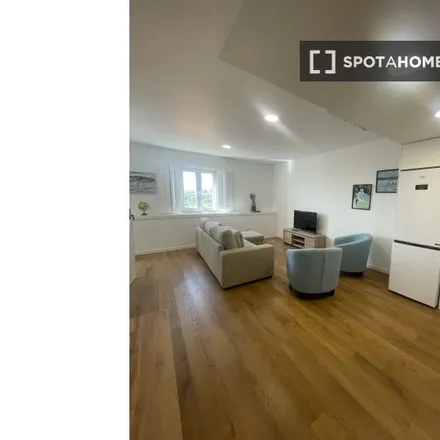 Rent this 2 bed apartment on Rua 14 in 1350-297 Lisbon, Portugal