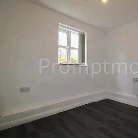 Image 3 - The Ridings, Luton, LU3 1BY, United Kingdom - Apartment for rent