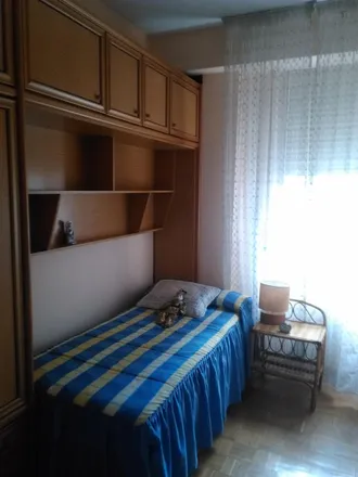 Image 3 - Madrid, Klinikdent, Calle de Antonio Machado, 28035 Madrid - Room for rent
