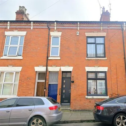 Buy this 3 bed townhouse on Skipworth Street in Leicester, LE2 1DQ